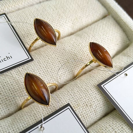 nichinichi/ヴィンテージガラスのリング(ブラウンクリーム15×7mm)