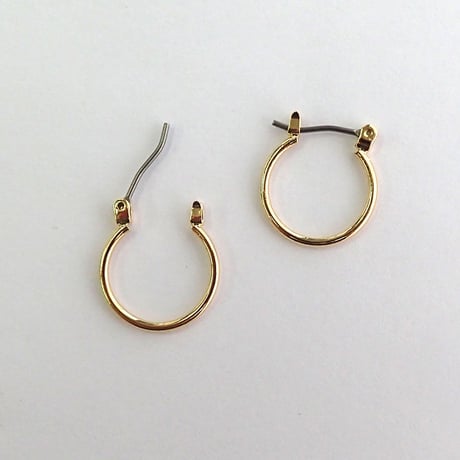 チタンポストのフープピアス（片耳）