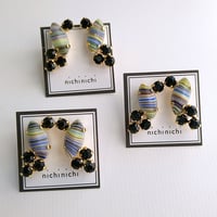 nichinichi/ラウンドとナベットのピアス/イヤリング(ブラック×マルチストライプ)