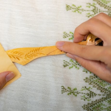 【架け箸】パレスチナ製　らくだのレターオープナー