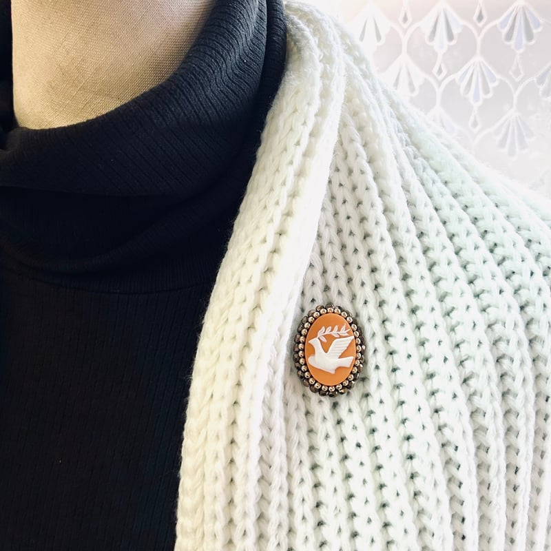 cattic/カメオブローチM/pigeon（orange） | cattic