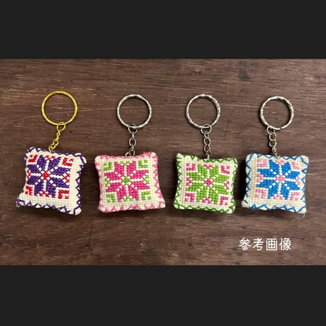 【架け箸】パレスチナ製 手刺繍キーホルダー『ベツレヘムの星』