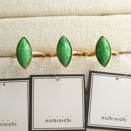 nichinichi/ヴィンテージガラスのリング(天然石風15×7mm)