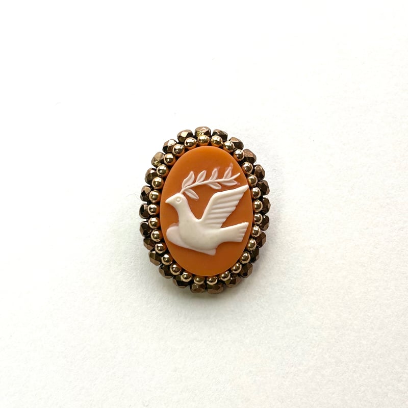 cattic/カメオブローチM/pigeon（orange） | cattic