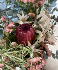 ホワイトデーにもおススメ！スワッグでも飾れる生花便　関東甲信越限定