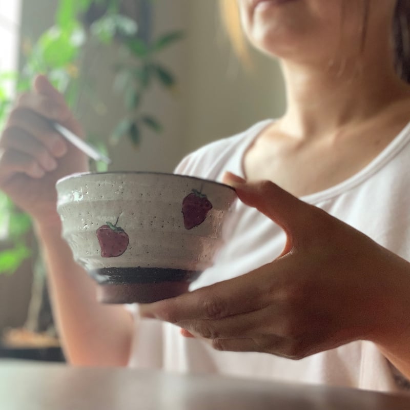 アウトレット】いちご 茶碗 瑞幸窯 ハンドメイド 波佐見焼 陶器