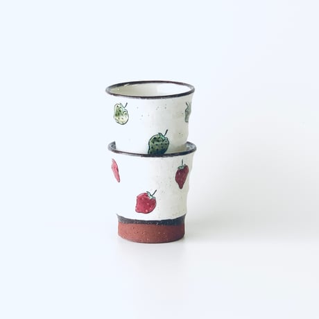 【アウトレット】モダン いちご コップ 瑞幸窯 ハンドメイド 波佐見焼 陶器 おしゃれ  レンジ対応 食洗機対応 コップ 食器 ブランド