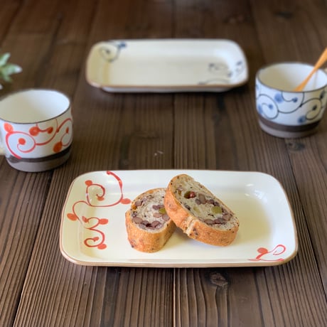 【アウトレット】唐草 プレート  瑞幸窯 ハンドメイド 波佐見焼 陶器 おしゃれ  レンジ対応 食洗機対応 皿 食器 ブランド