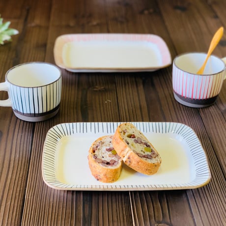【アウトレット】十草 プレート  瑞幸窯 ハンドメイド 波佐見焼 陶器 おしゃれ  レンジ対応 食洗機対応 皿 食器 ブランド