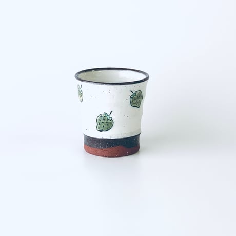 【アウトレット】モダン いちご コップ 瑞幸窯 ハンドメイド 波佐見焼 陶器 おしゃれ  レンジ対応 食洗機対応 コップ 食器 ブランド
