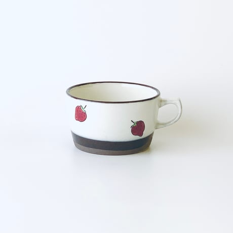 【アウトレット】いちご スープマグカップ  瑞幸窯 ハンドメイド 波佐見焼 陶器 おしゃれ  レンジ対応 食洗機対応  食器 ブランド