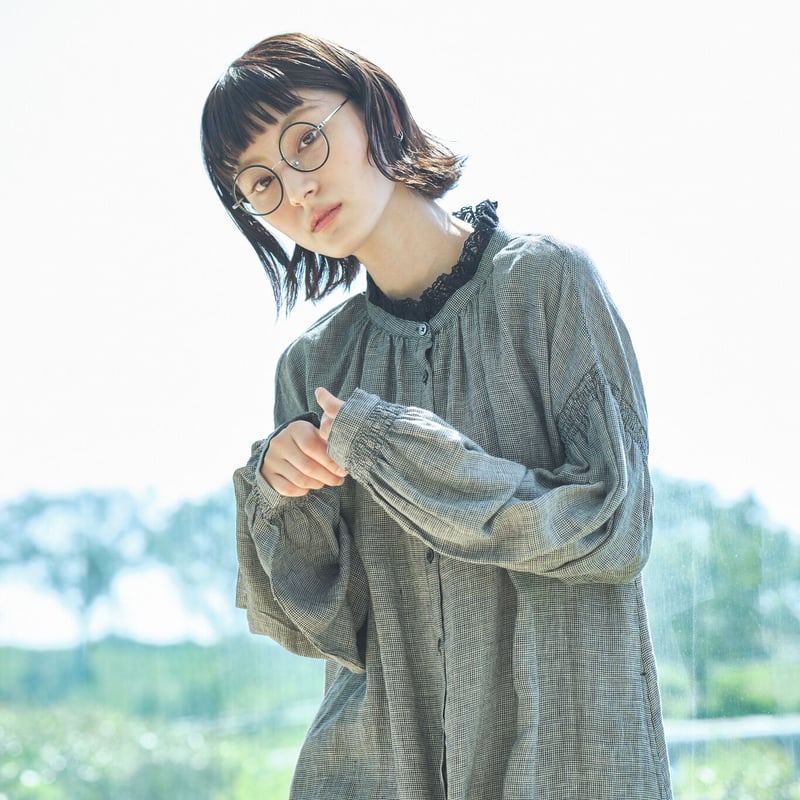 リネン 襟レース付き 袖・カウスゴムシャーリング貝釦ワンピース