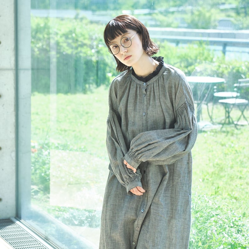 リネン 襟レース付き 袖・カウスゴムシャーリング貝釦ワンピース