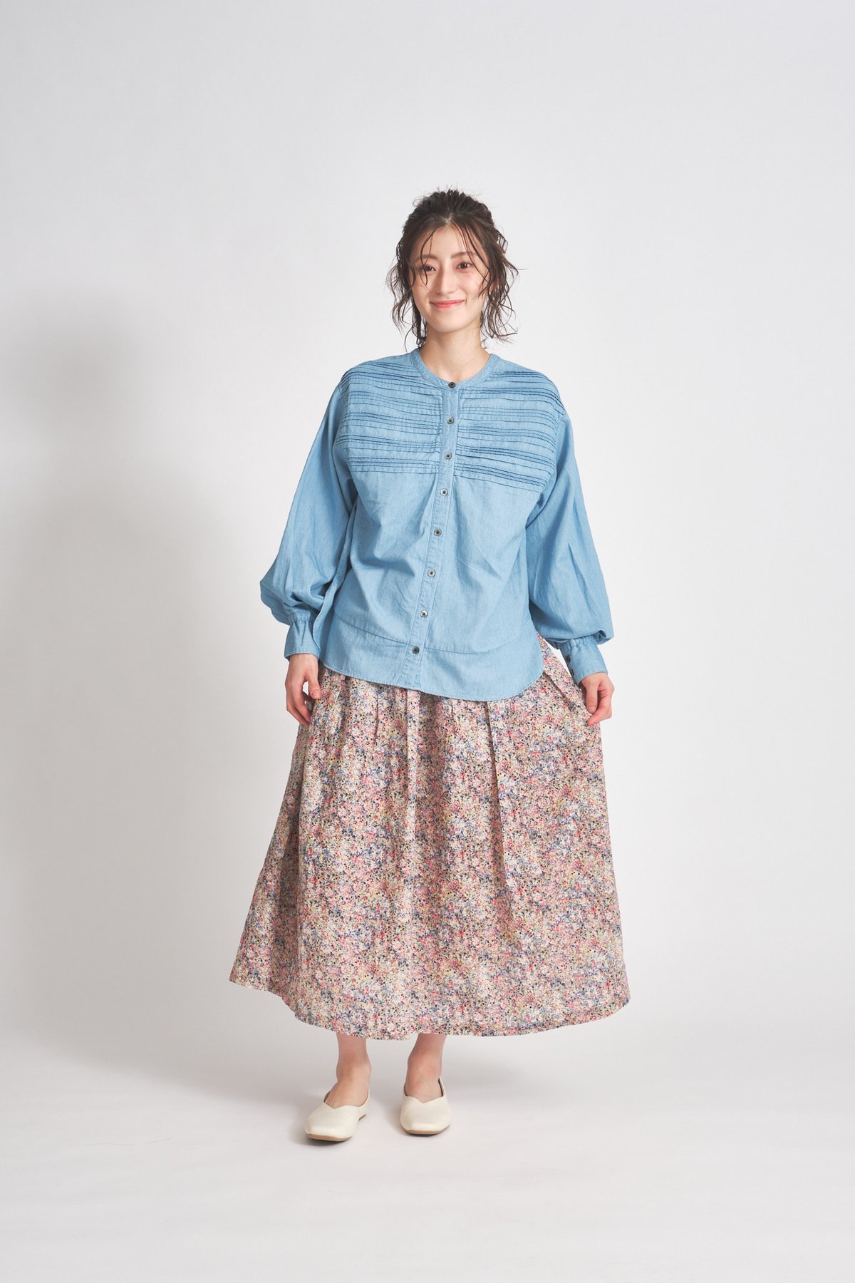 uu 出品 リネンコットンデニム胸元ボーダーピンタック本貝釦2WAYブラウス ub27