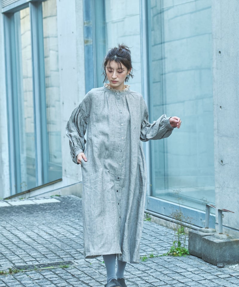 リネン 襟レース付き 袖・カウスゴムシャーリング貝釦ワンピース  