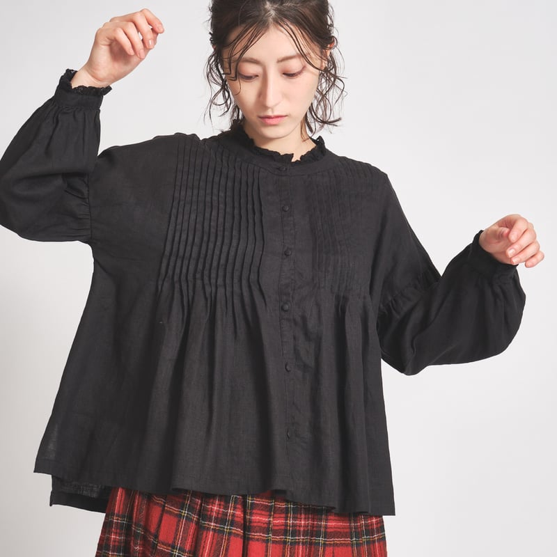 胸元多数ピンタック 襟・カウスレース付き胡桃釦ブラウス ○ub21-0380