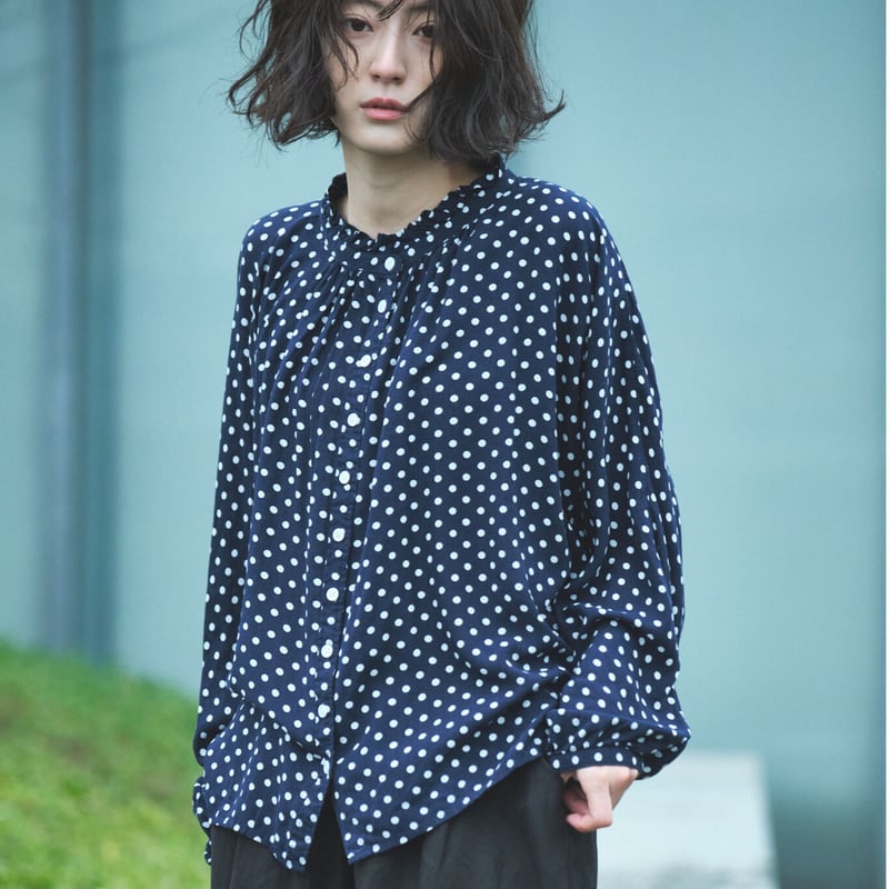 ポルカドット衿フリル ドルマンスリーブ貝釦ブラウス ○ub21-0414