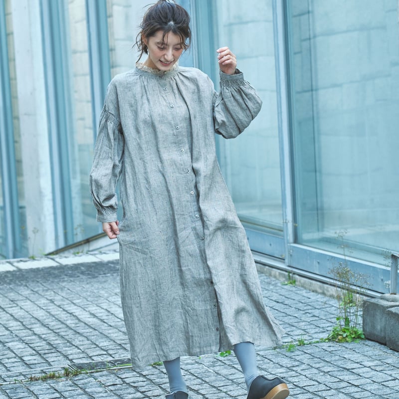 リネン 襟レース付き 袖・カウスゴムシャーリング貝釦ワンピース