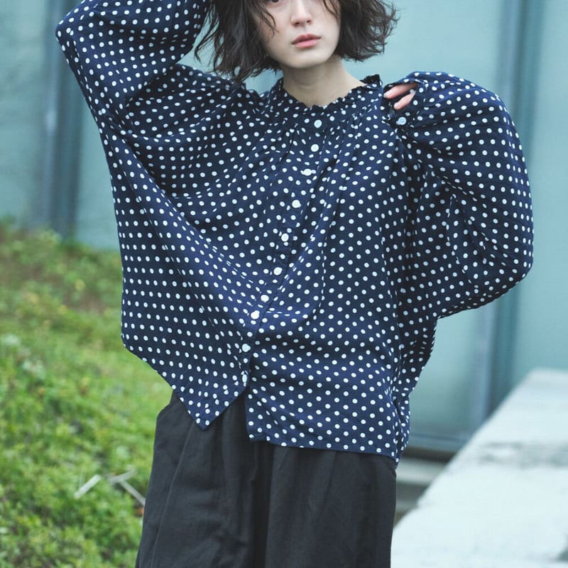 ポルカドット衿フリル ドルマンスリーブ貝釦ブラウス ○ub21-0414