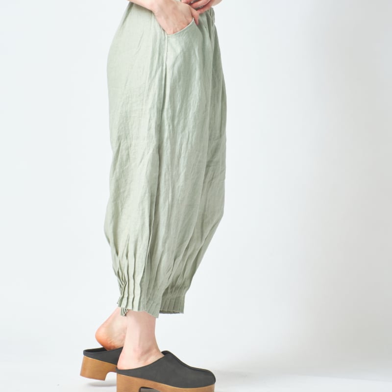 リネン裾変形ピンタック加工裏付ワイドシルエットパンツ ub27-0969