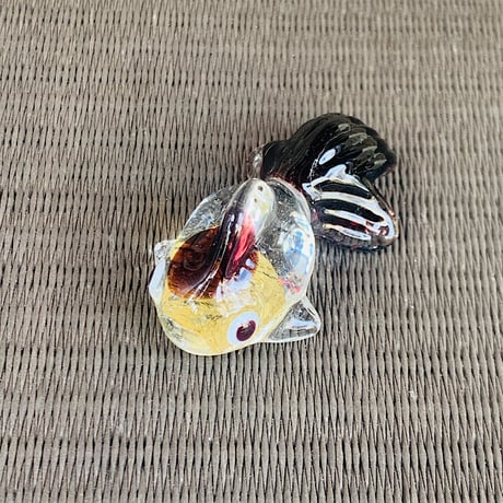 Glass goldfish ornament（Red and black set with mirror stand）  /  Wazakka