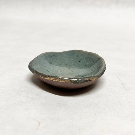 Handmade Yachimun Small plate（glossy） / やちむんの豆皿 艶あり(沖縄の陶器)