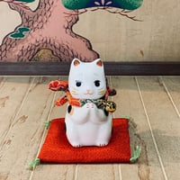 Clasped hands Luckycat / Lucy ornament