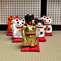 Papier‐mâché Luckycat / 張子のミニ招き猫飾り