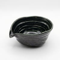 Oribe Green Spouted Matcha Bowl / 織部 片口抹茶椀