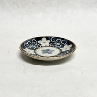 FLOWER ARABESQUE Small Plate（Arita Ware）/ 桔梗唐草3寸皿（有田焼）