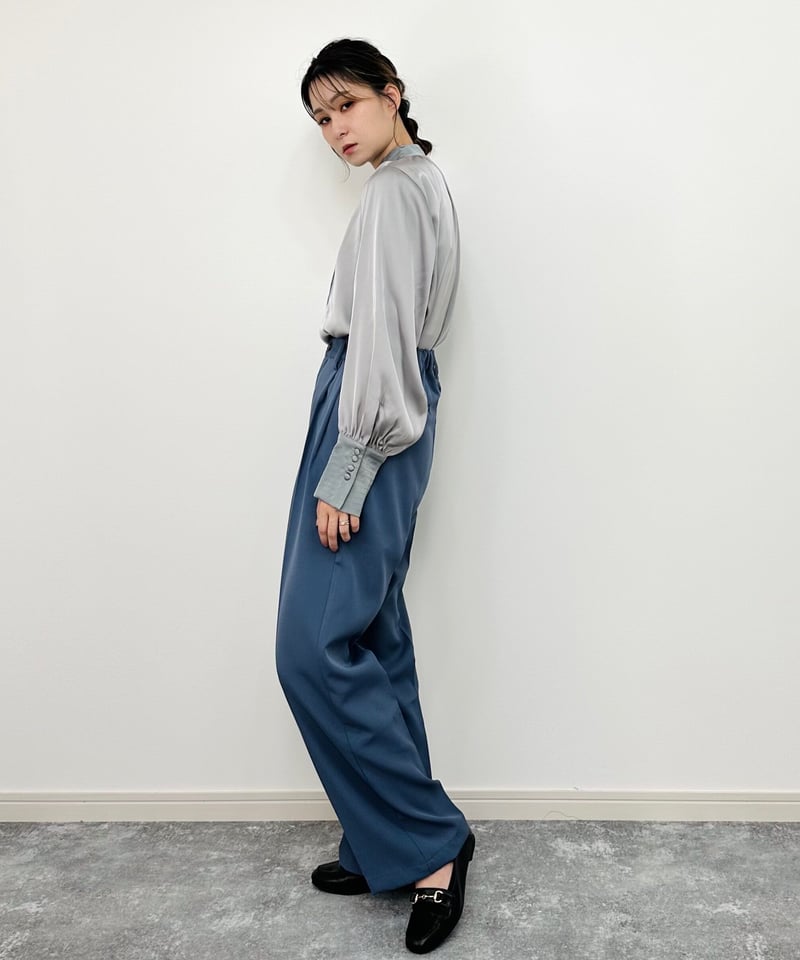 ブルベ夏冬】ホックデザインサテンボリュームスリーブブラウス（ライト