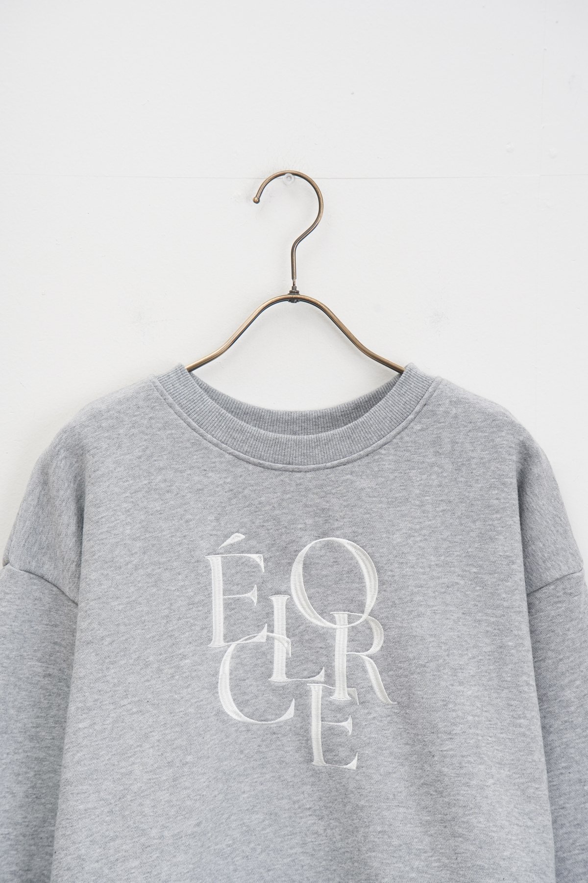 フレイ アイディー／ エンブロイダリーバリエーションスウェット【IVR】新品 FRAY I.D】エンブロイダリーバリエーションスウェット_250314004500 | E