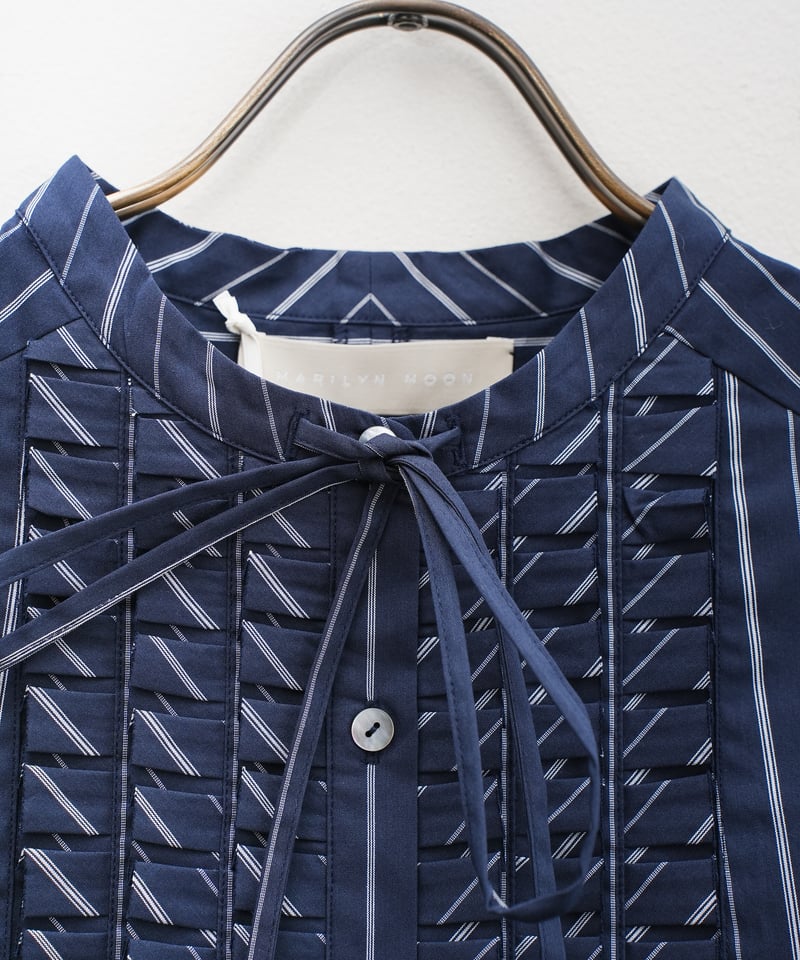 MARILYN MOON】タックフリルストライプブラウス_250802003307
