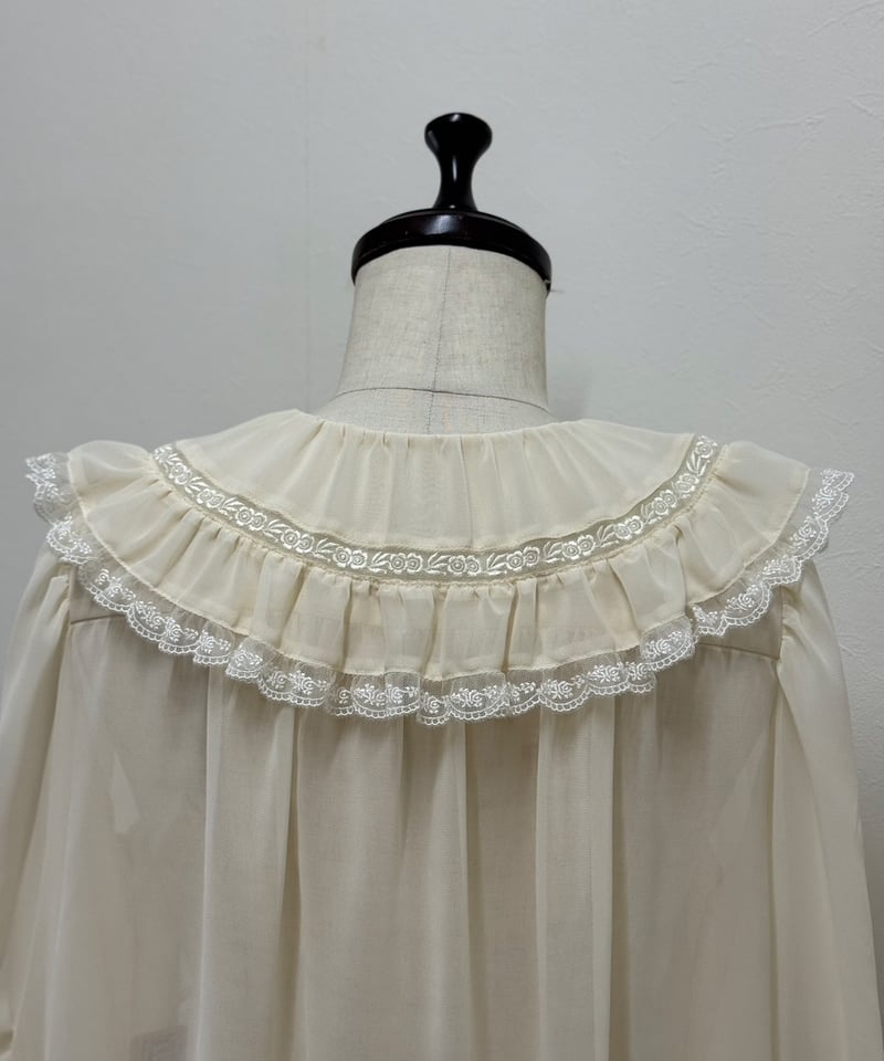 明日までセール　新品　yukiemon ウィフル柄　ブラウス　3L 明日までセール 新品 yukiemon ウィフル柄 ブラウス 3L - メルカリ
