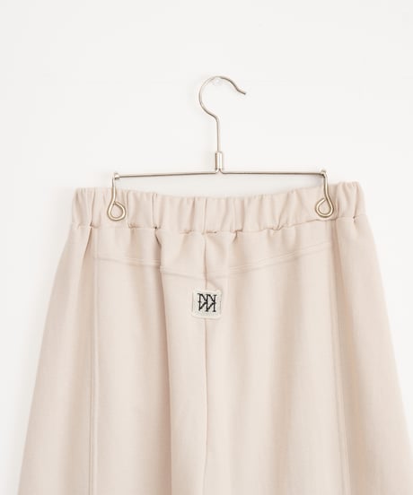 【YENN】KNEE TUCK SWEAT pants_250617000335