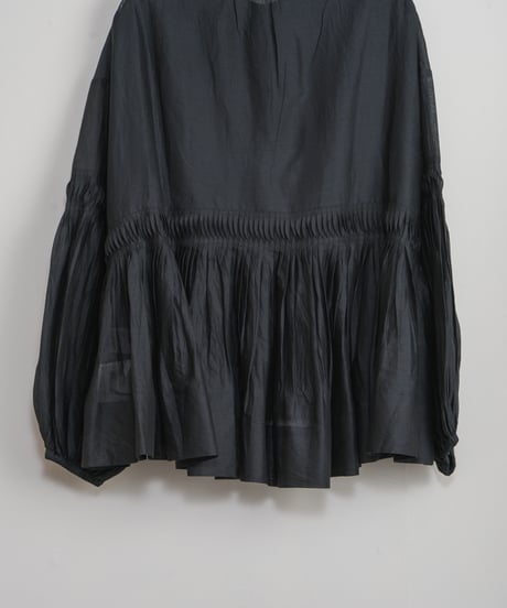 【MARILYN MOON】Tuck technique sheer cotton blouse_240509004564