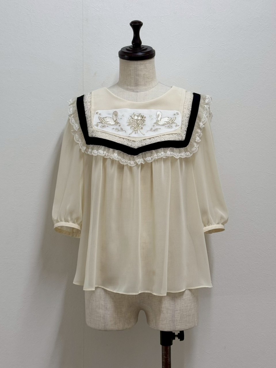 美品❣️yukiemon★スーちゃんグラム★ブラウス 美品❣️yukiemon☆スーちゃんグラム☆ブラウス 【公式通販】