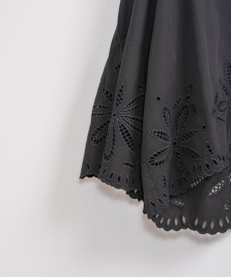 【MARILYN MOON】Original flower embroidery scallope blouse
