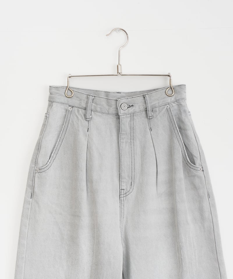 ラブティックボンボン　YENNハイライズタックワイドデニム　ホワイト YENN（イェン） ハイライズ タック ワイド パンツ ホワイト