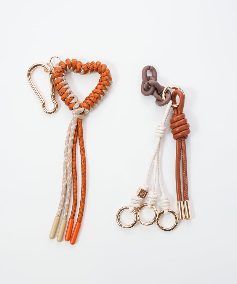 VIOLAd'ORO】BIANCA パラコードハート バッグチャーム_25122200259