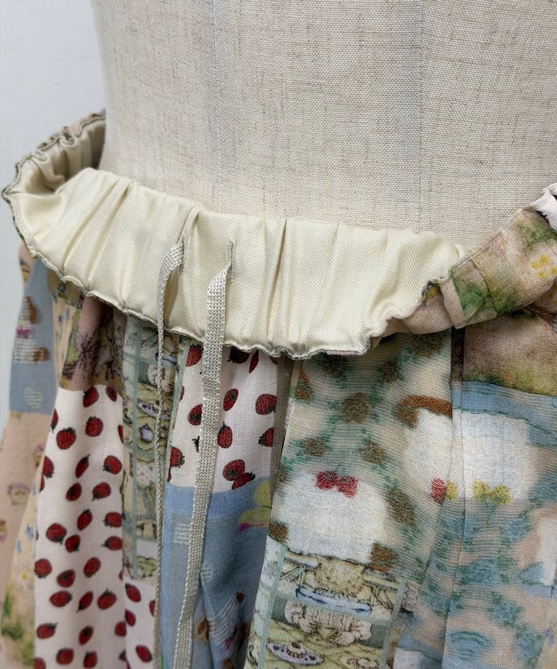 yukiemon こねこ図鑑スカート　モスグリーン　極美品 yukiemon】テキスタイル丈短めスカート（Mのみ） | EGAMI OFFICIAL W