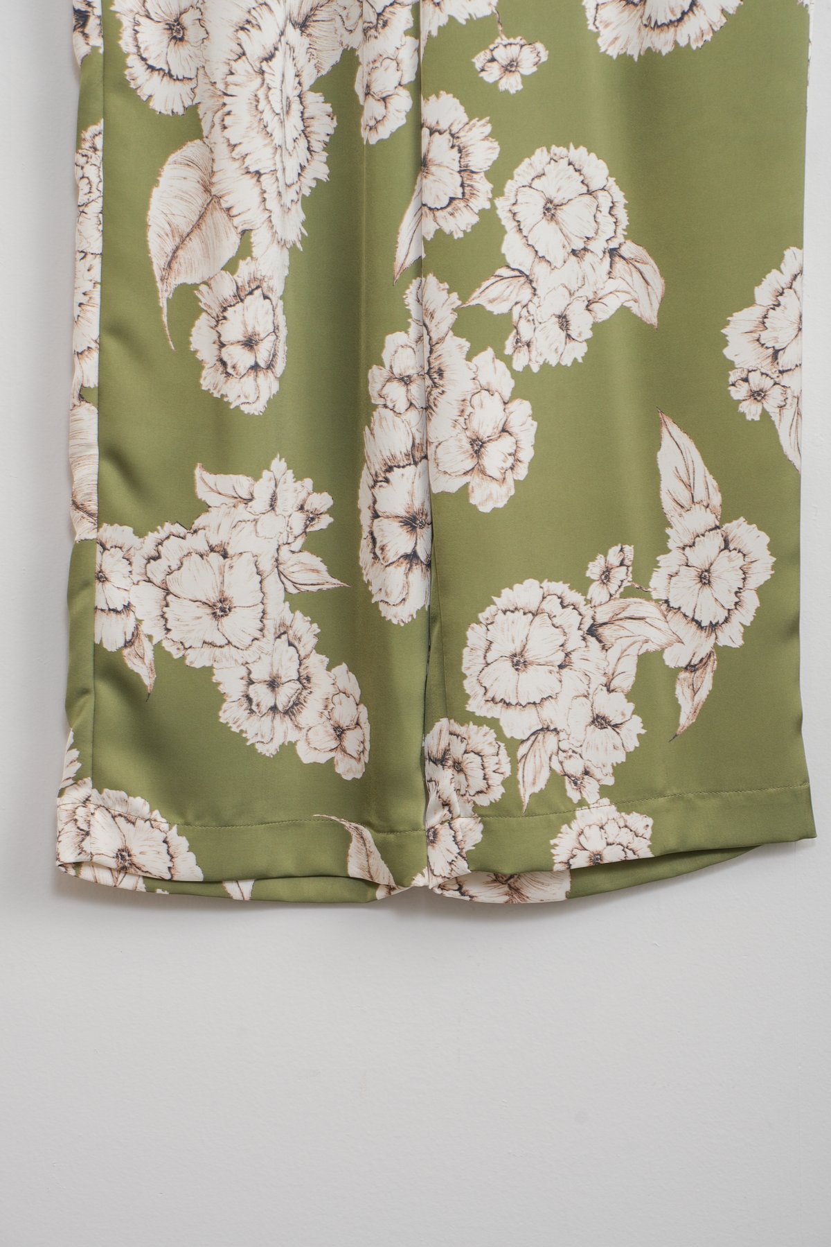 みんみん様【新品タグ付き】CHIGNON paint print pants CHIGNON ☆ paint print pants | BASTET