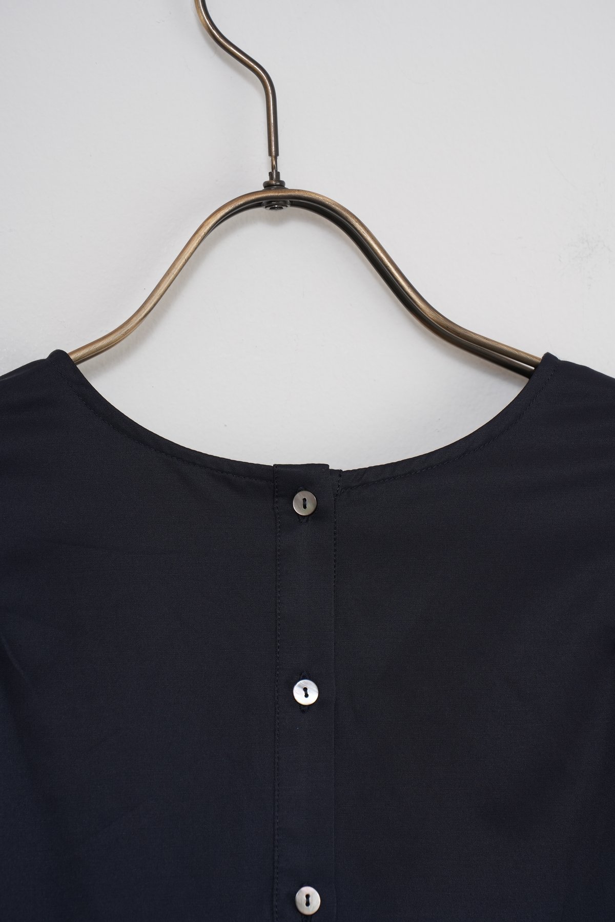 MARILYN MOON】2way spiral raffle blouse_2408070