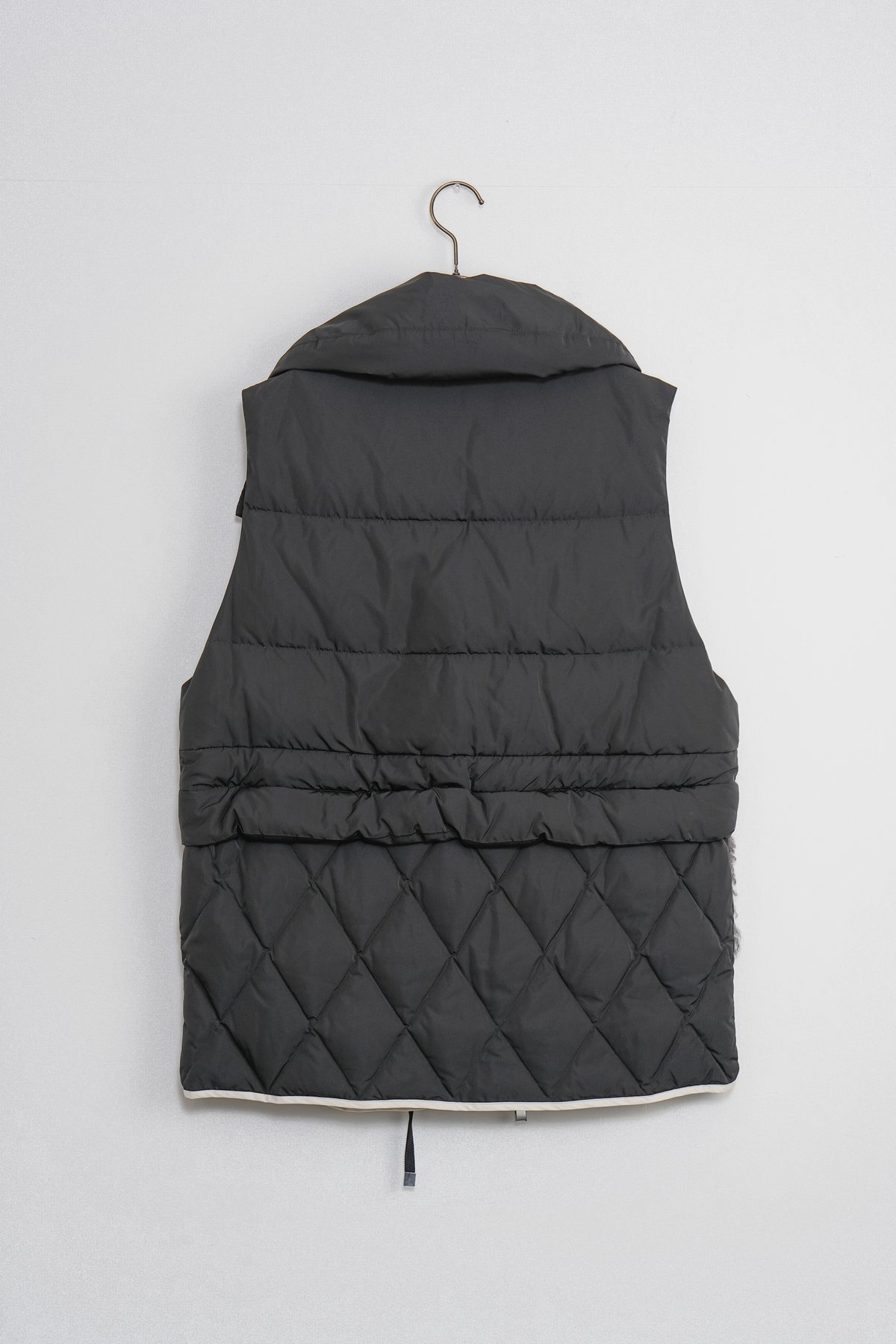 Lallia Mù ベージュファー付きダウンベスト Lallia Mù ベージュファー付きダウンベスト