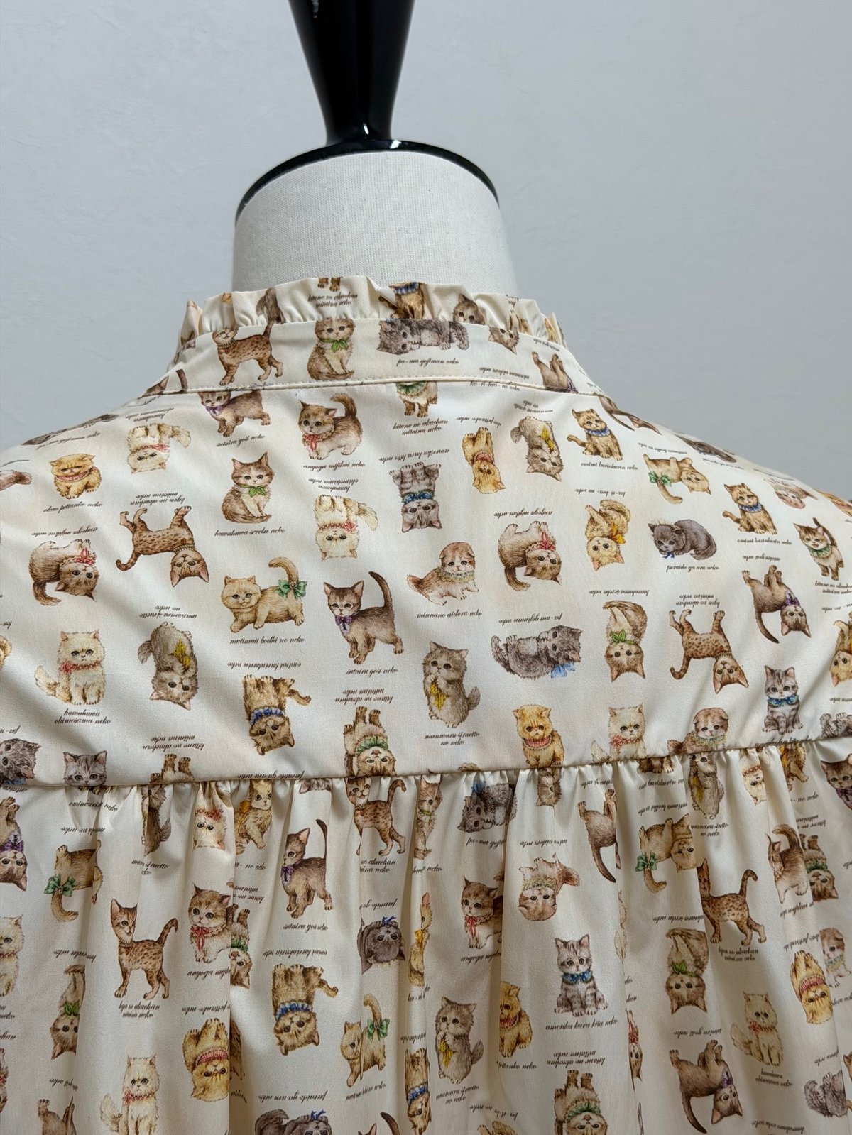 新品未使用　yukiemon しゃかしゃかブルゾン　子犬図鑑　3Lサイズ yukiemon】こねこ図鑑レインブルゾン（M・3L） | EGAMI OFFICIAL W