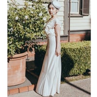 ⑤Amoremio (antique white) dress