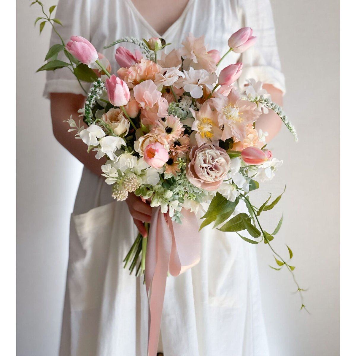 ピンク×ベージュのチューリップブーケ | atelier noix