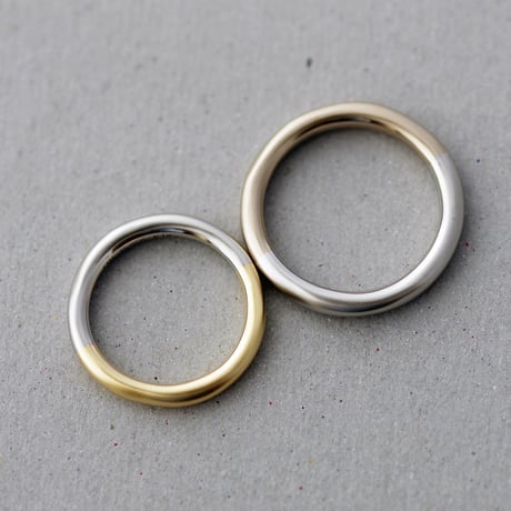 マリッジリング・結婚指輪【2本セット/Novum（ノウム）】｜プラチナ×K18YG＆K18BG / Combination｜[Artisan Works]