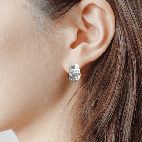 スタッドピアス｜シルバー925｜ HAZE LEAF STUD【Laugh＆Yoke】｜Artisan Works