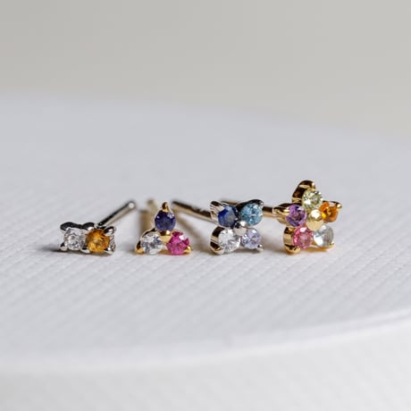 大切な絆を誕生石で紡ぐピアス【3石-選べる誕生石】｜K18YG｜Family Pierce Tri（ファミリーピアス・トリ）｜Artisan Works